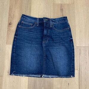 Aritzia | Denim Forum “Bella” Denim Skirt 💙